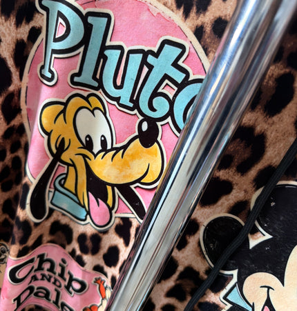Mikča pluto tři pruhy